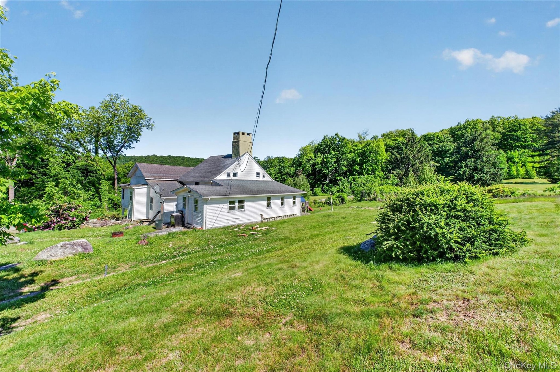 Rear view of 33 Bowen Court.