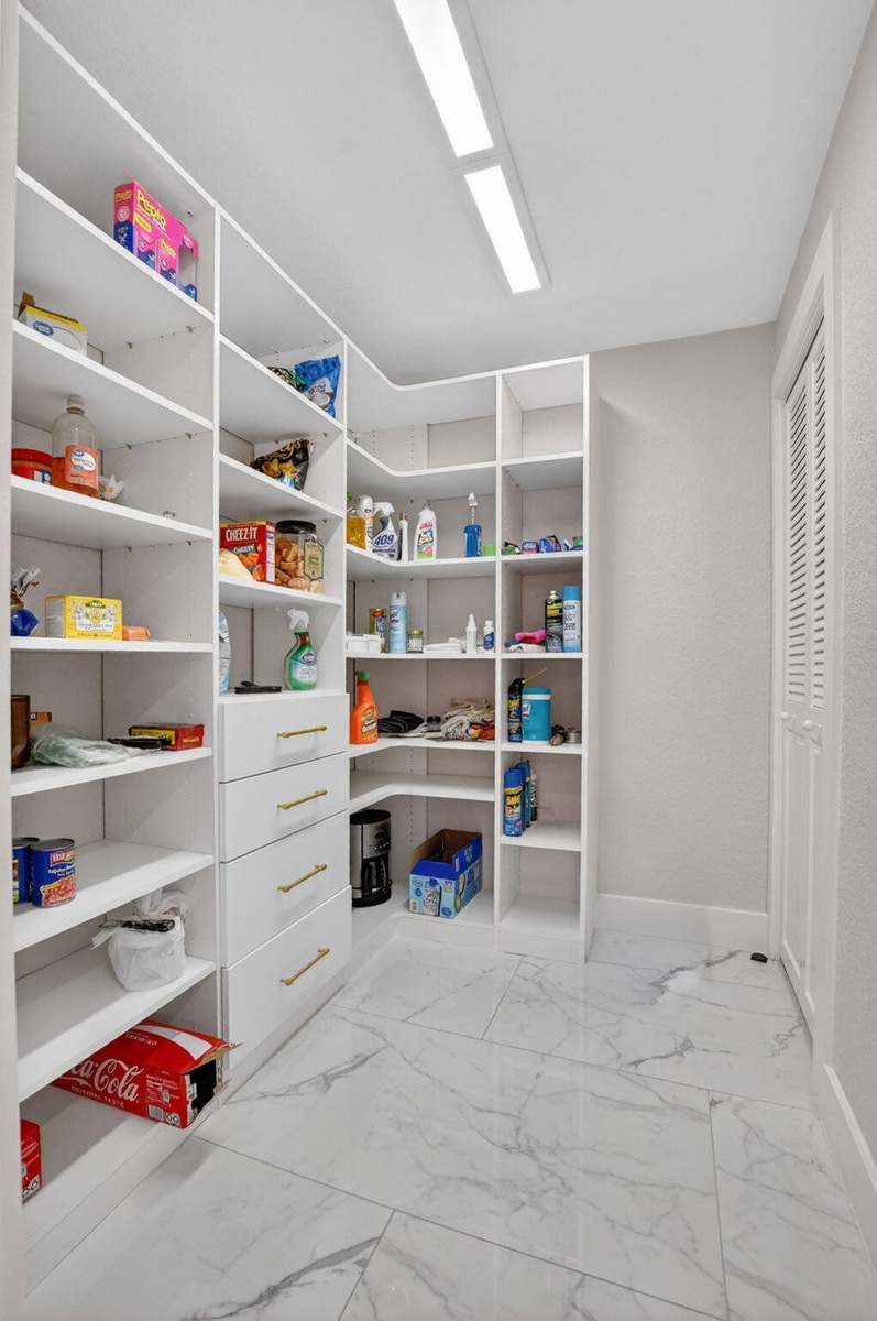 Pantry2