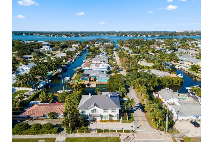 401 Center Street, Jupiter, FL (53)