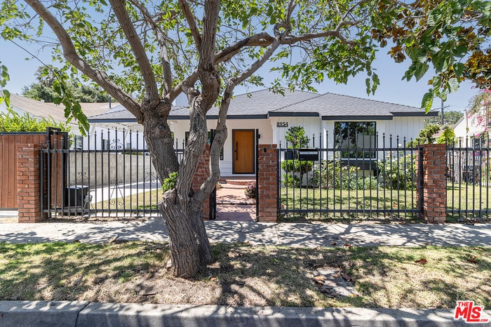 8954 Kramerwood Pl LA CA 90034
