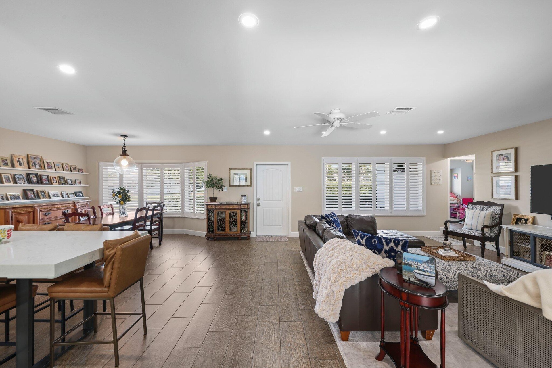 4141 Northeast 22nd Terrace - 9.jpg-SMAL