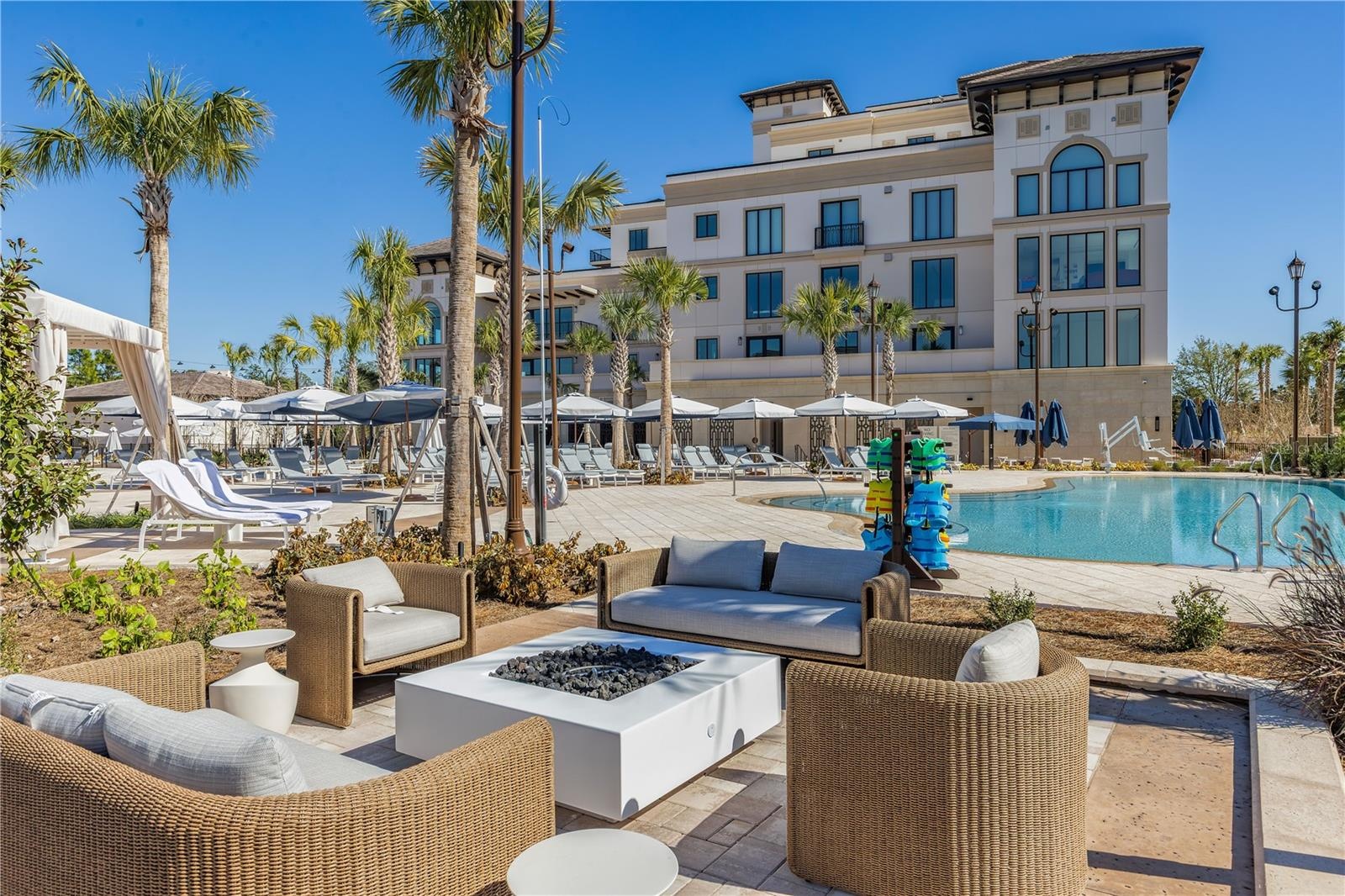 Florian Park Amenities: Perfectly situated between the luxe residences and boutique homes will be a lakeside oasis, featuring the pool and spa, rejuve