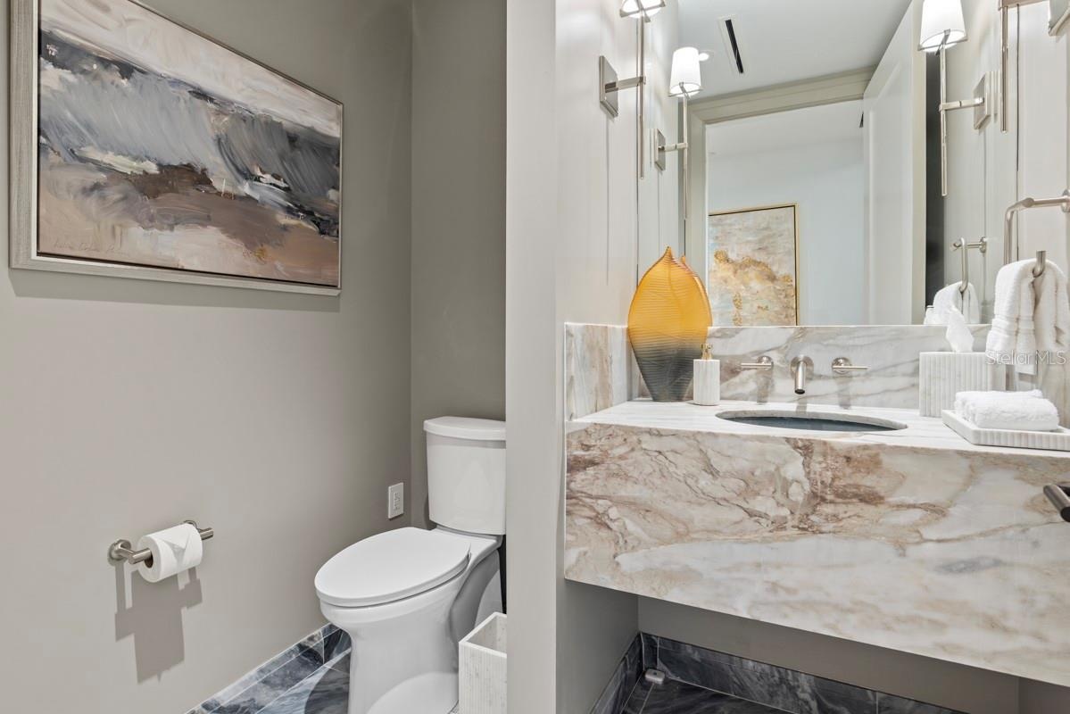 Powder bath