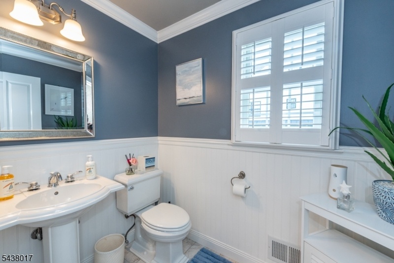 1st Fl Powder Room
