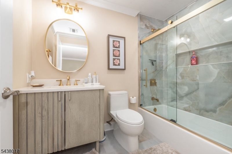 2nd Fl Bath