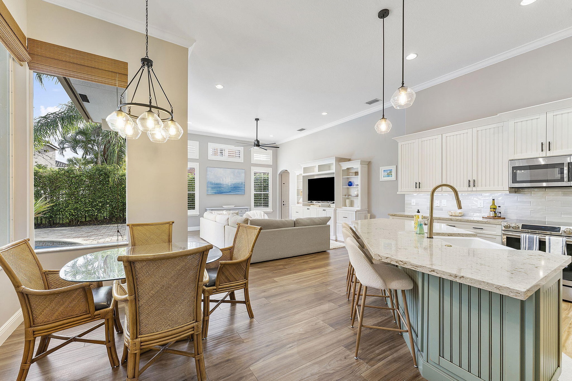 6F9E891B-69CA-4138-A0BC-69AF9AF1A464