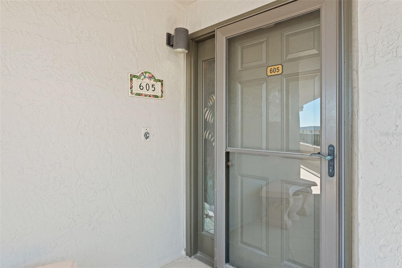 Front door unit 605