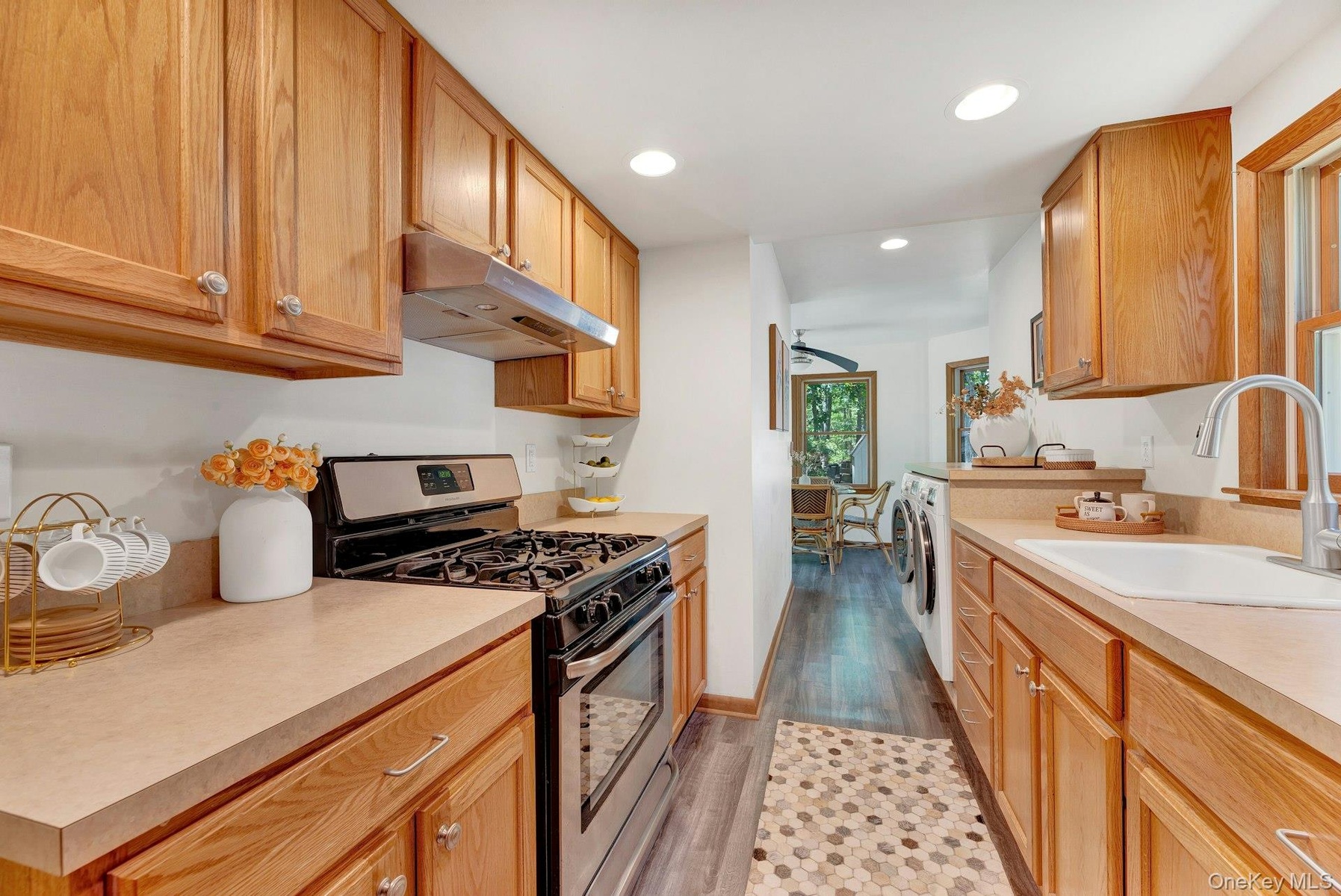 Inspired by the North Fork's celebrated farm to table lifestyle, the beautiful eat in kitchen is the perfect place to enjoy the day's fresh catch or l