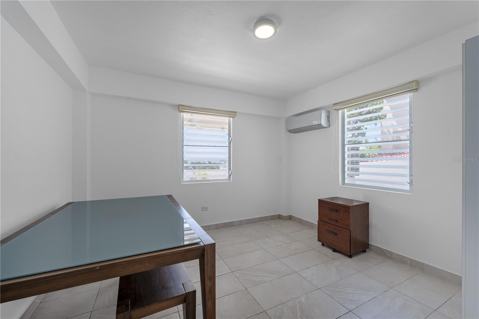 Room1