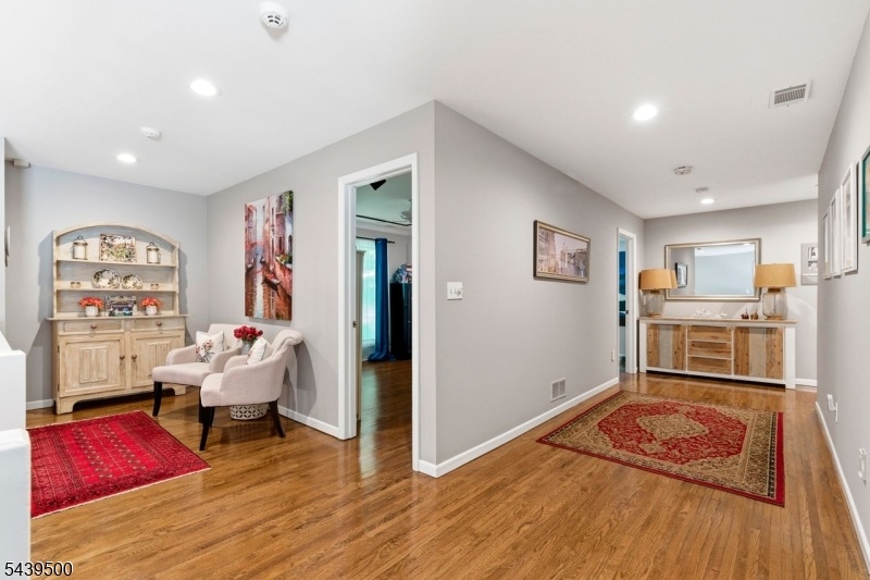 Spacious 2nd Floor Landing