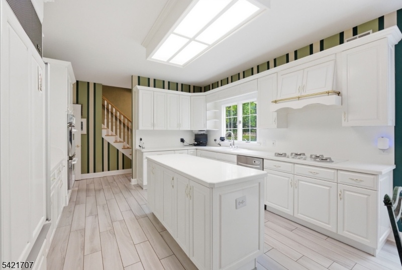 Eat In Kitchen