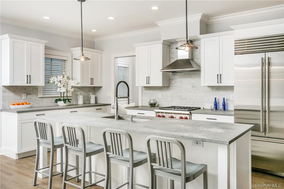 Chef-Friendly Kitchen with Island and Top-Tier Appliances