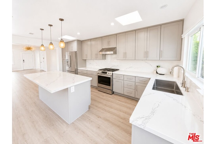 Kitchen with Island
