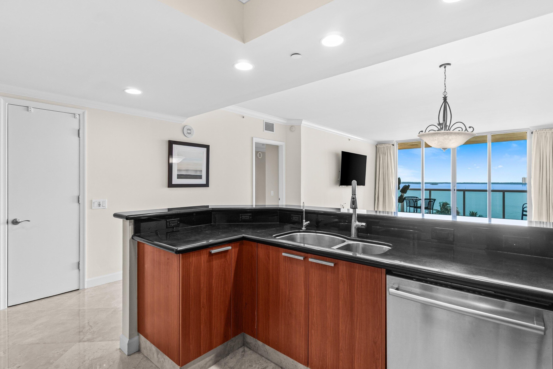 Open Kitchen