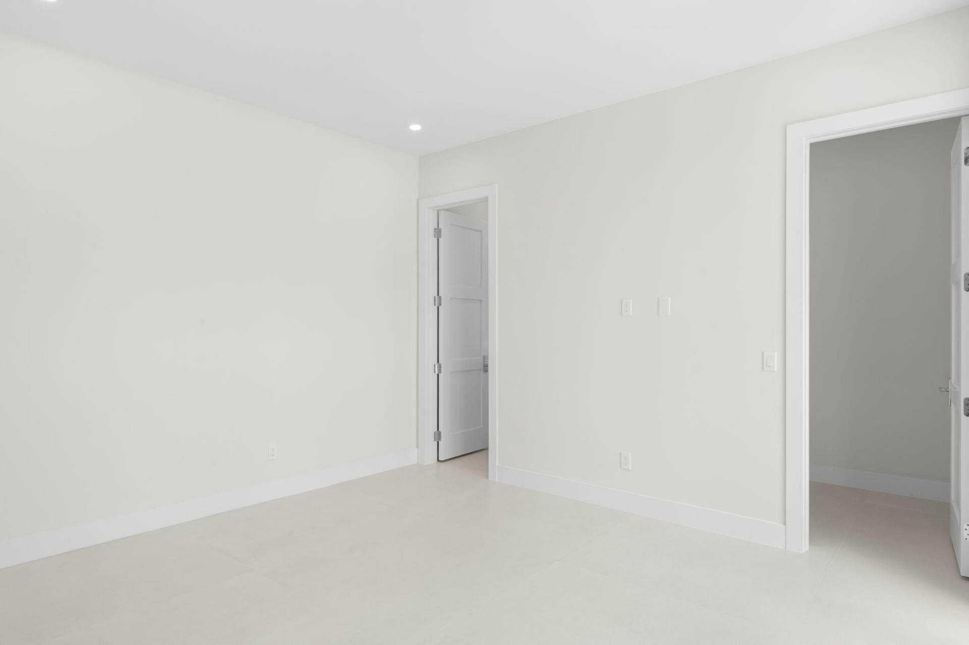 28-web-or-mls-2406 NE 13th Ct Fort Laude