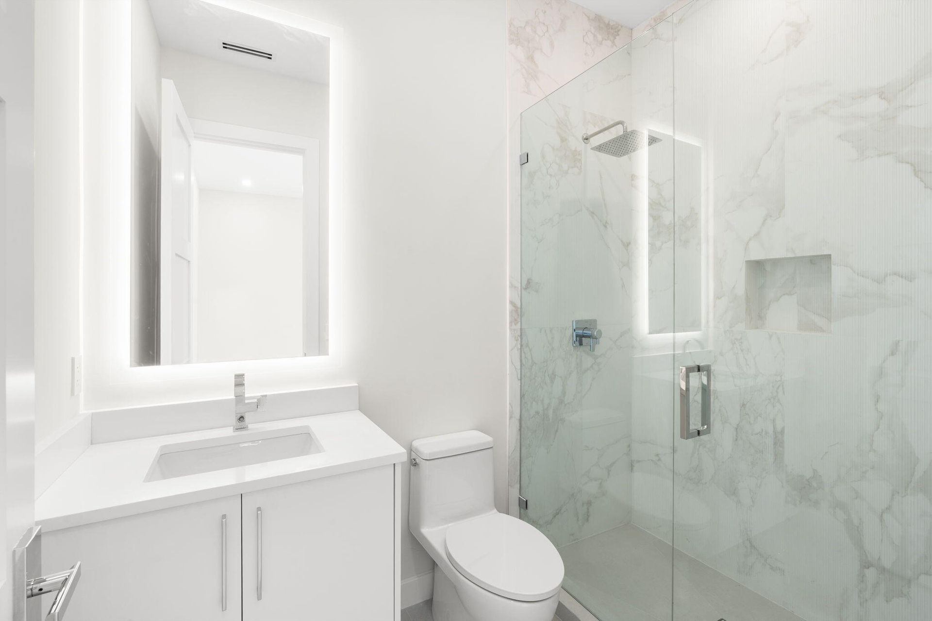 29-web-or-mls-2406 NE 13th Ct Fort Laude