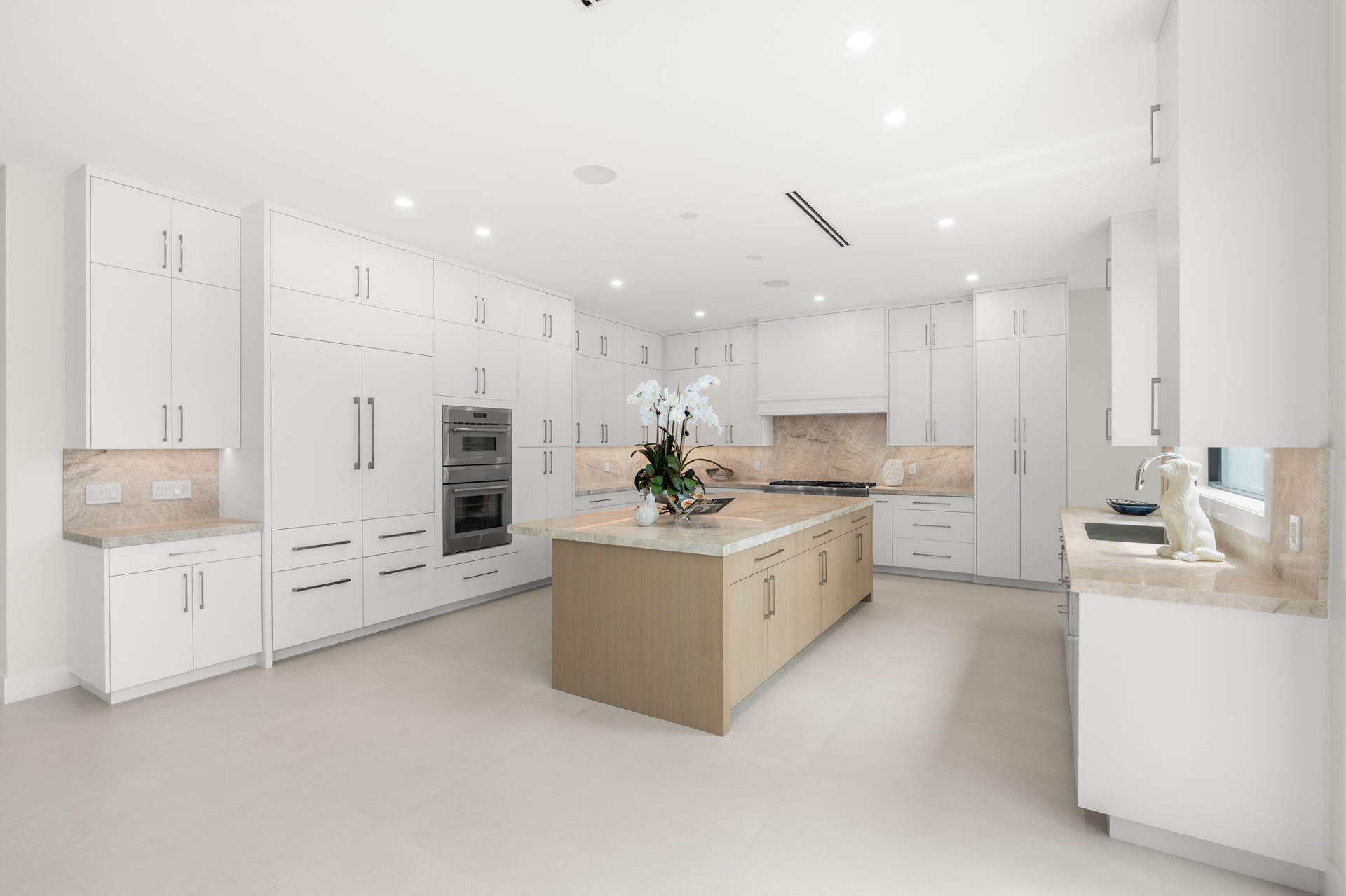 27-web-or-mls-2406 NE 13th Ct Fort Laude