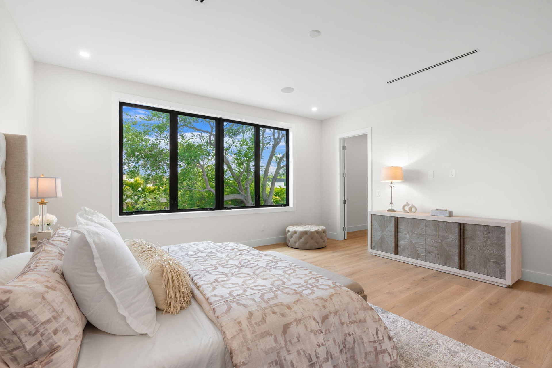 55-web-or-mls-2406 NE 13th Ct Fort Laude