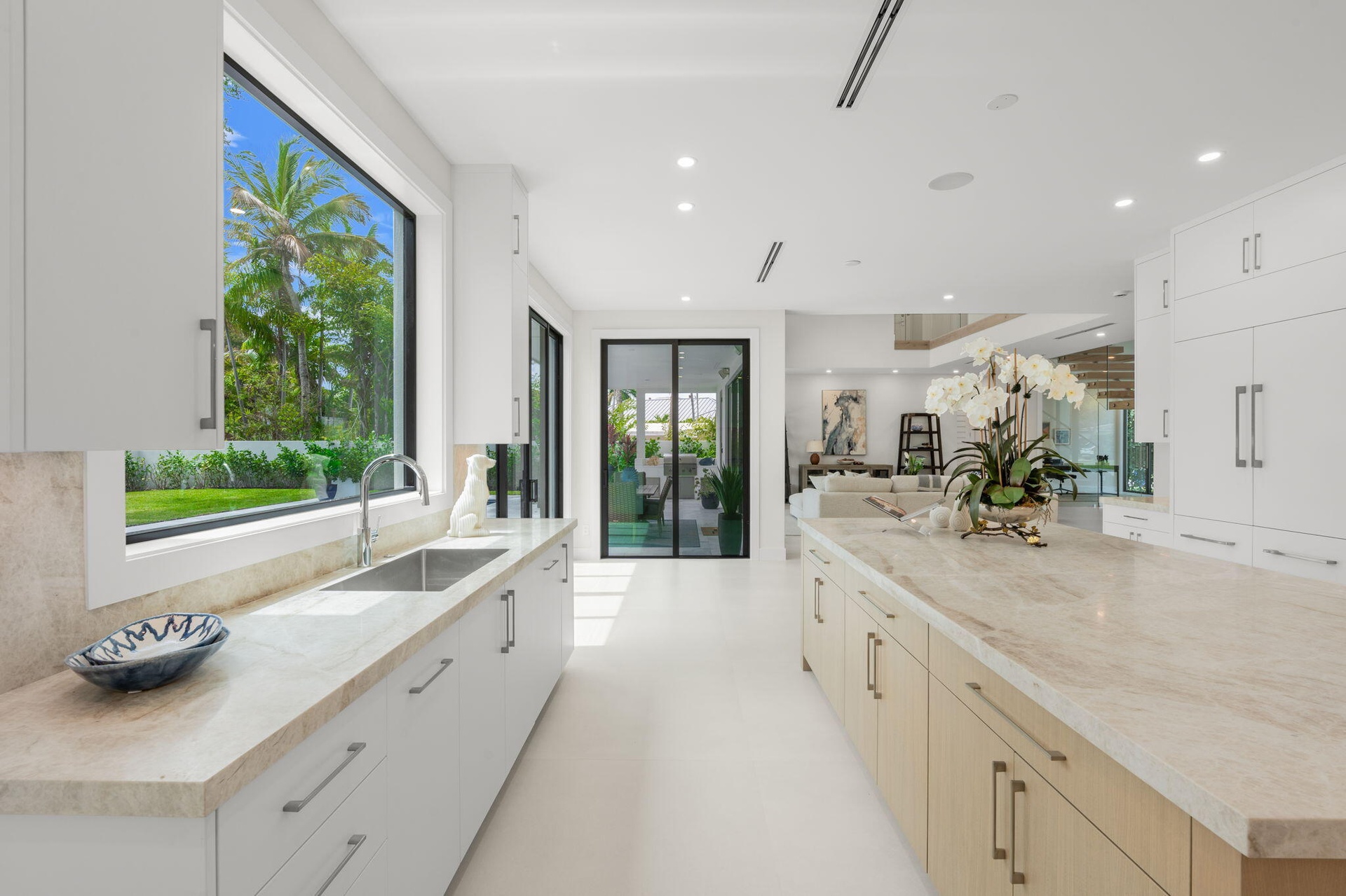 23-web-or-mls-2406 NE 13th Ct Fort Laude