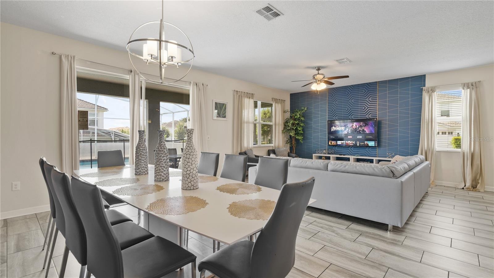 OPEN FLOORPLAN