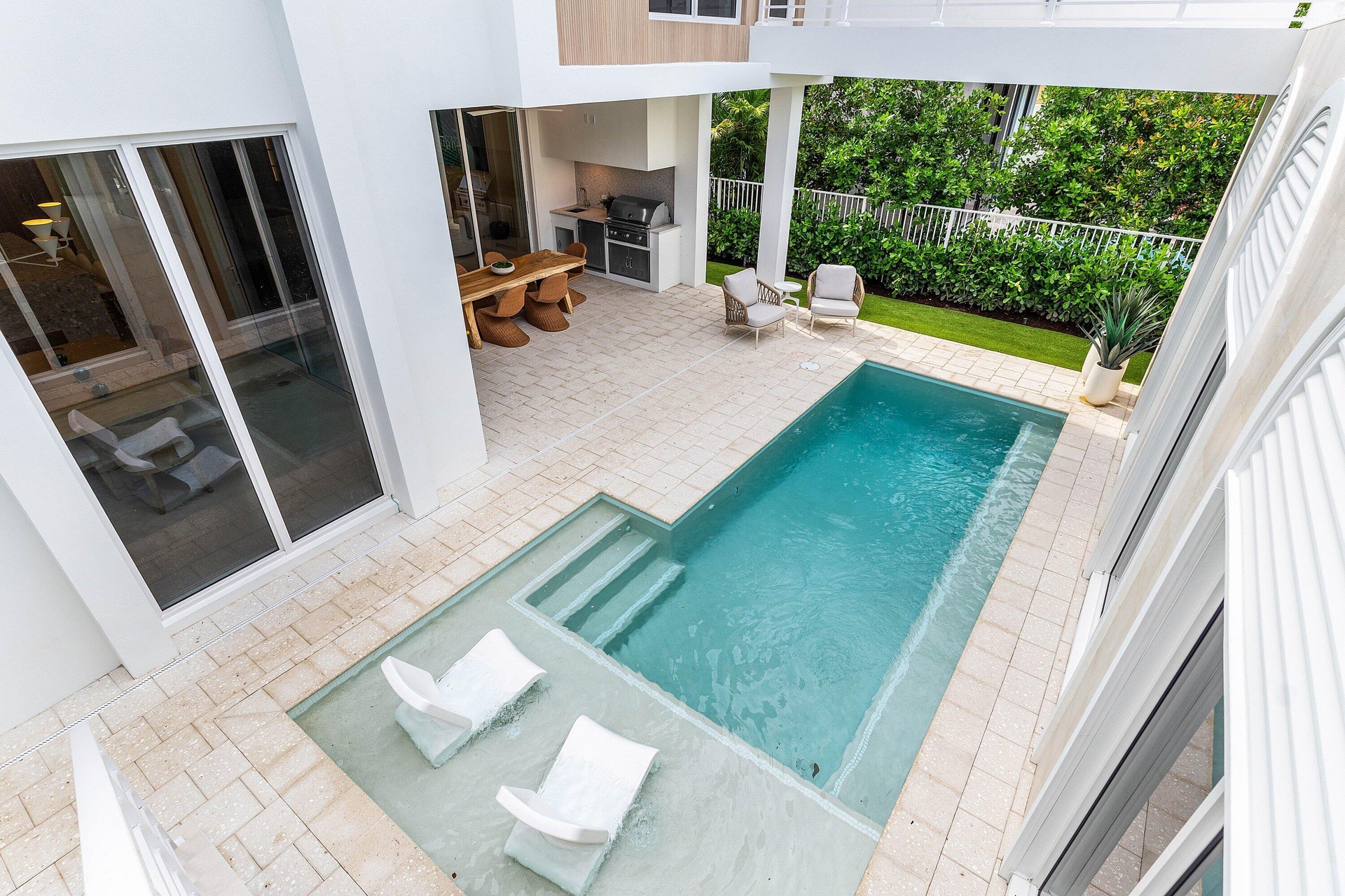 014-812PalmTrail-DelrayBeach-FL-33483-SM