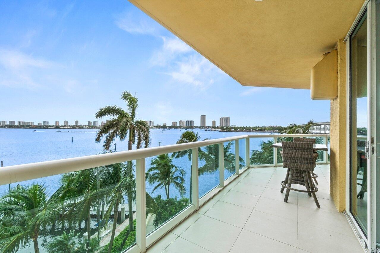 corner wrap around balcony