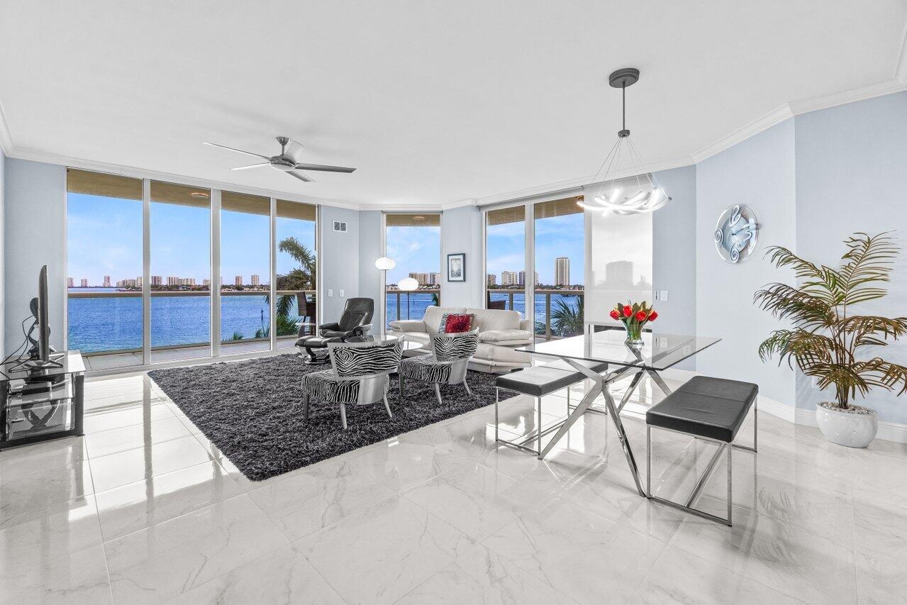 End Unit Floor to Ceiling Sliders