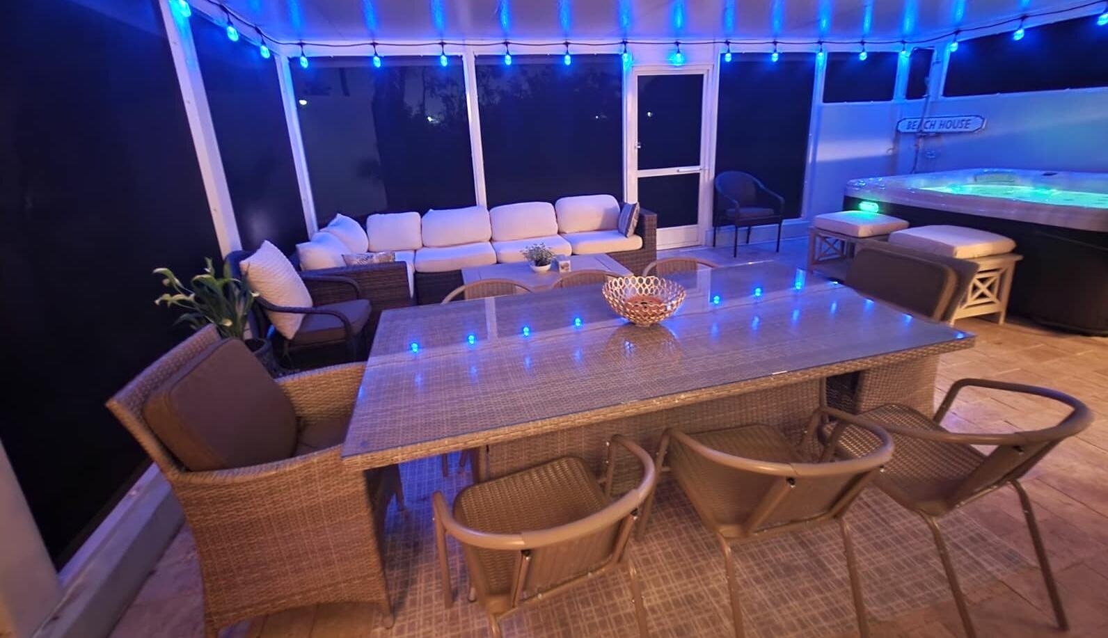 2 - Betty PORCH Vibe NIGHT bdd5148b-307e