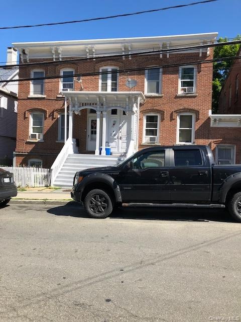 Side by Side Entrances ,    bedrooms up  kitchen living room downstair. Lower level entrance to lower apt.
