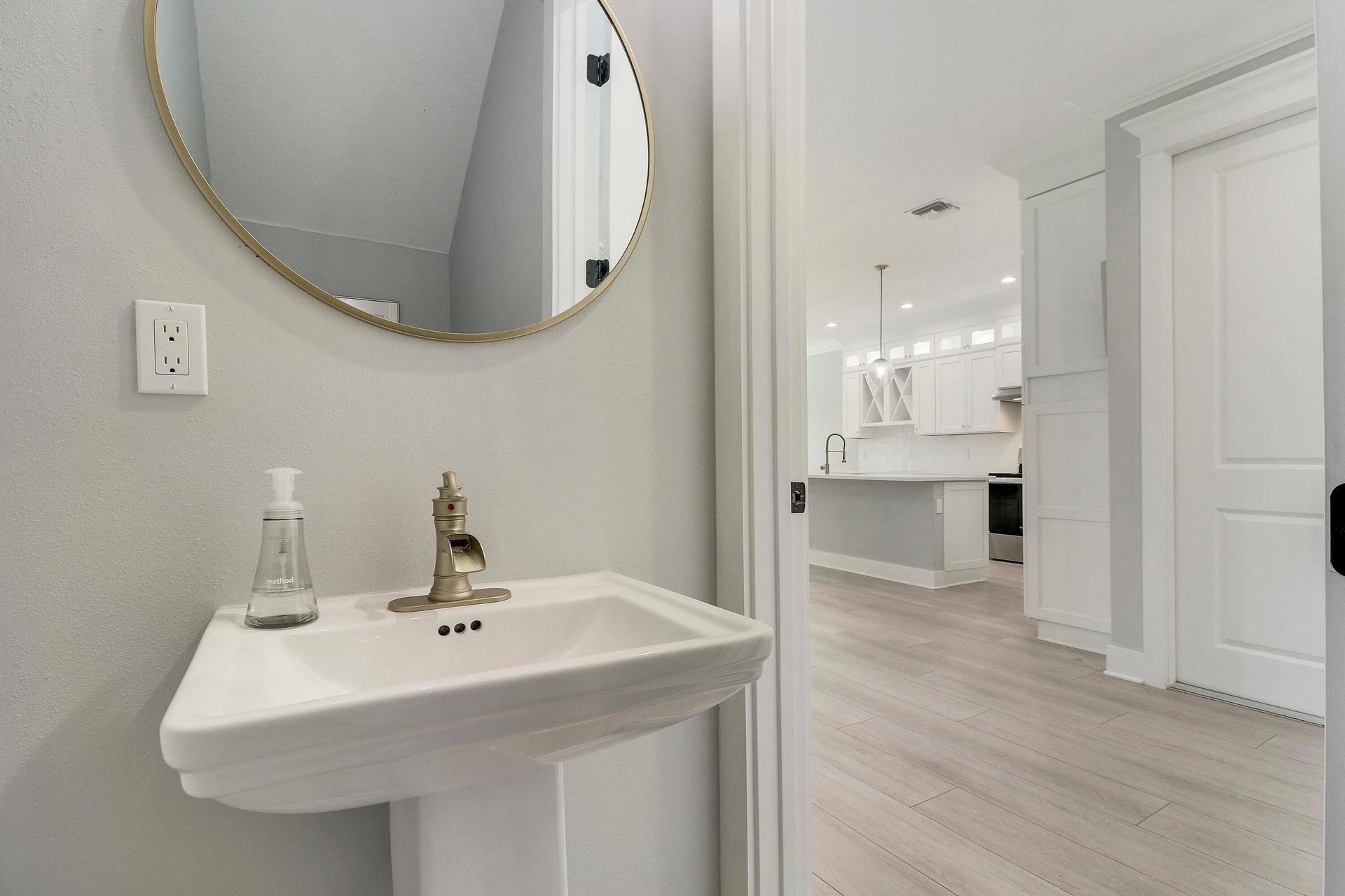 1/2 bath