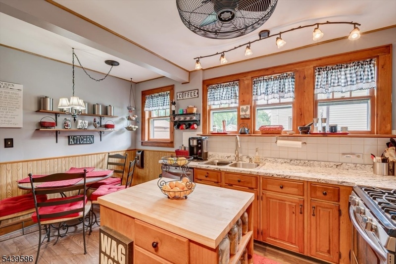 Kitchen 2