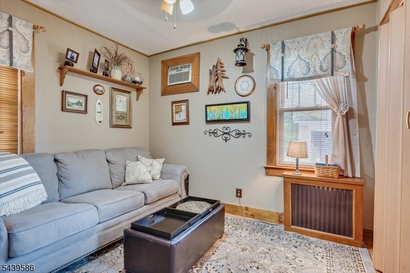 Bedroom/Den