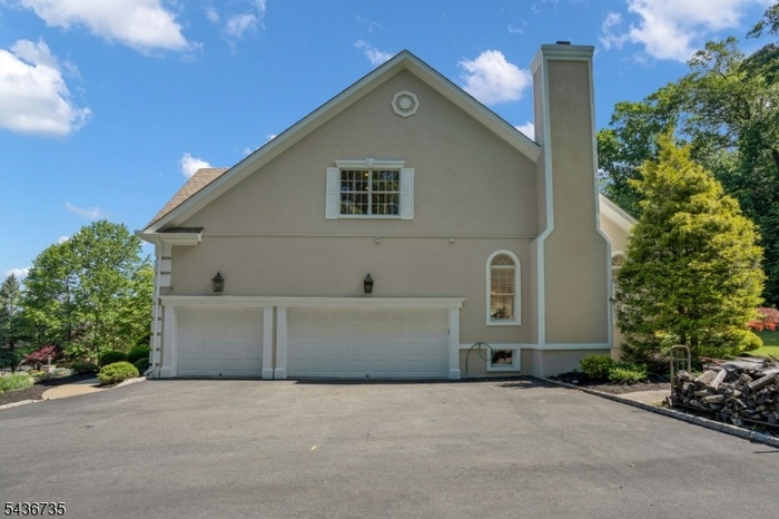 2+ Car Garage