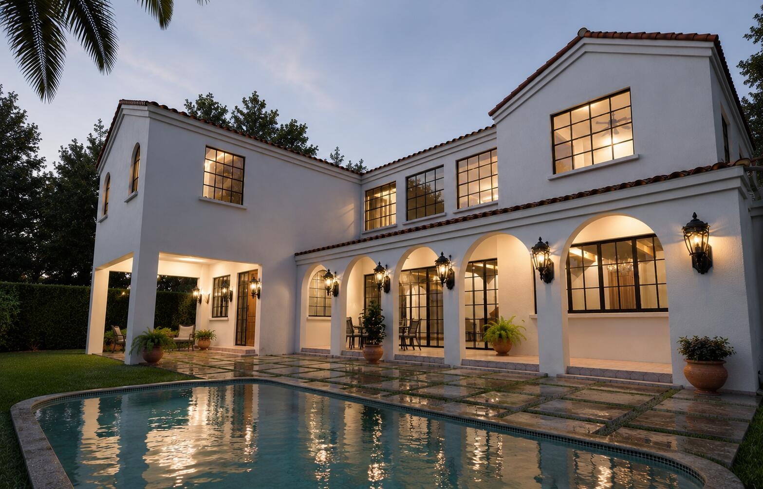 EXTERIOR / POOL