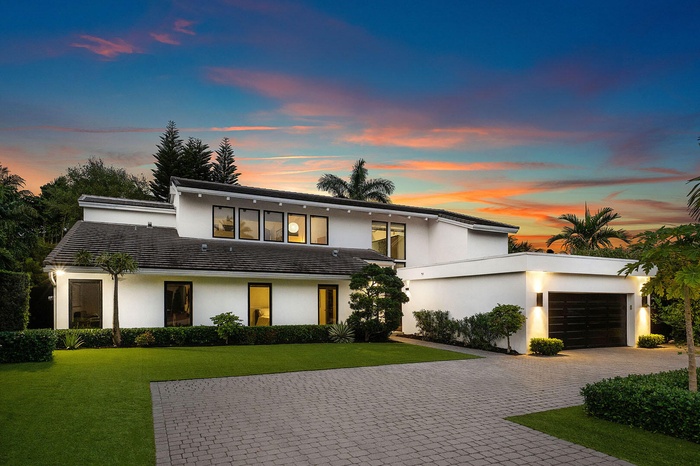 229_South_Maya_Palm_Drive_Dusk_04