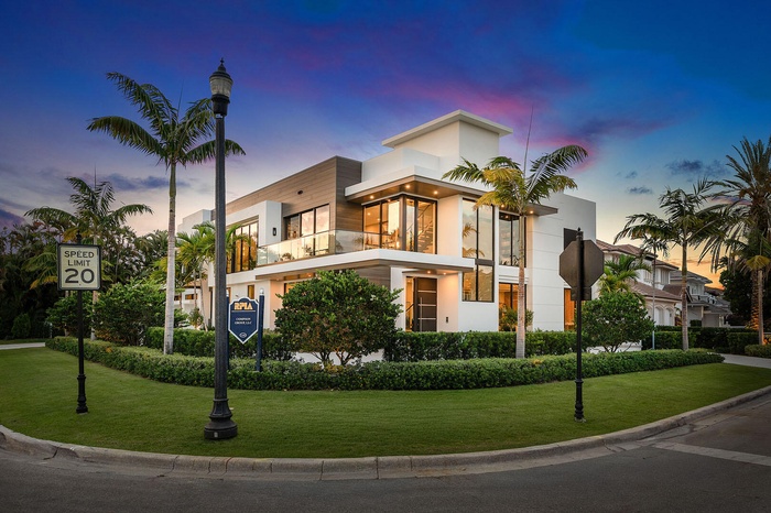 303_South_Maya_Palm_Drive_Dusk_01