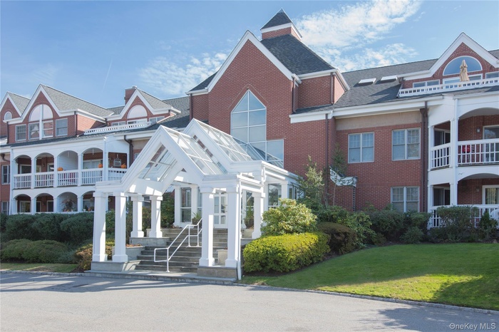 Welcome to Copley Court in Briarcliff Manor