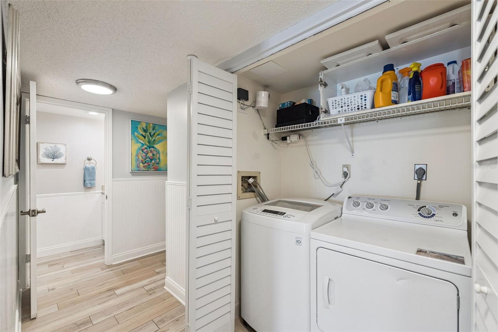 Laundry Closet with washer/dryer
