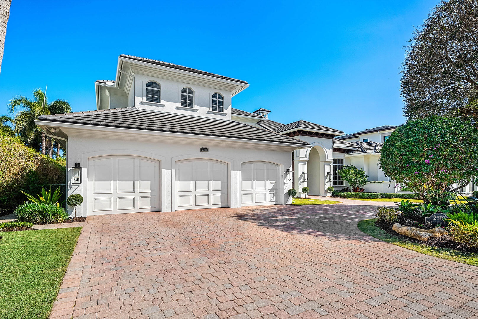 2310_West_Silver_Palm_Road_03