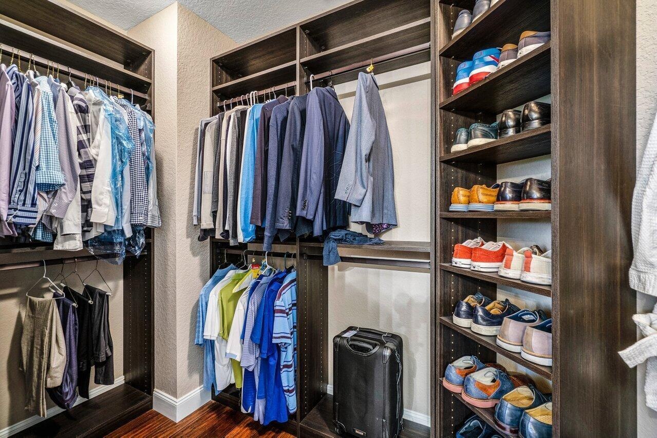 Walk-in closet