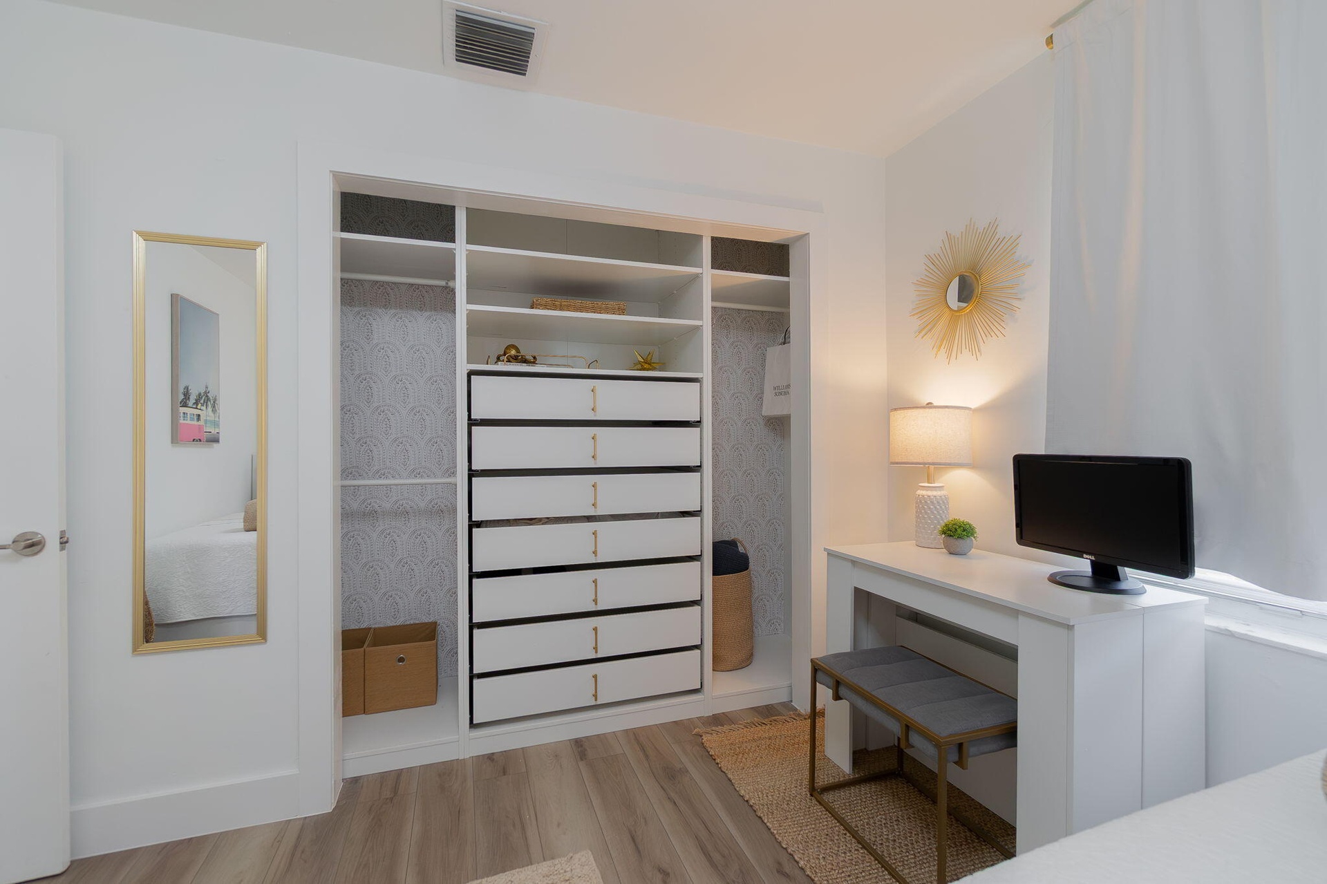 GUEST ROOM 1