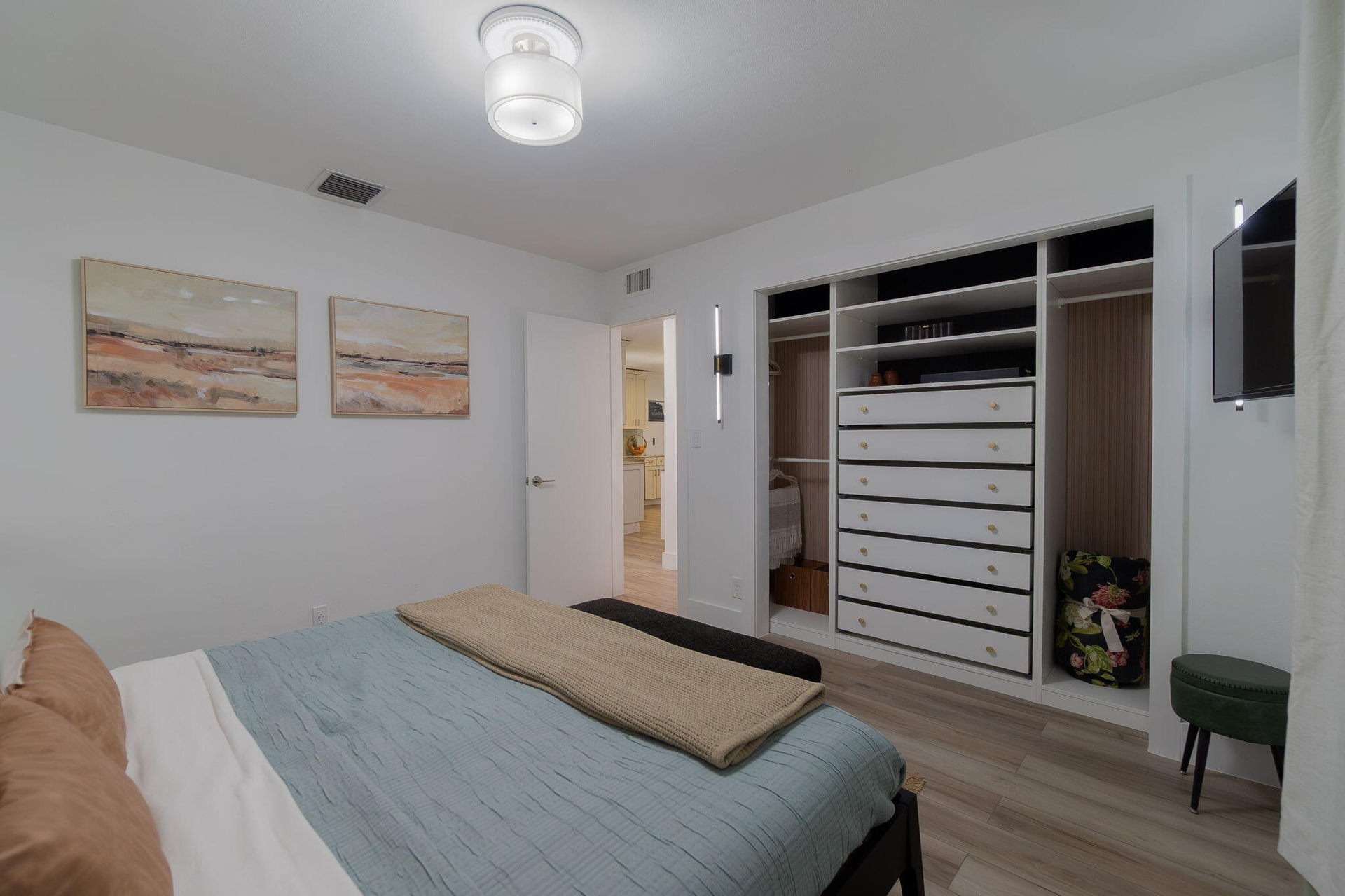 GUEST ROOM 2
