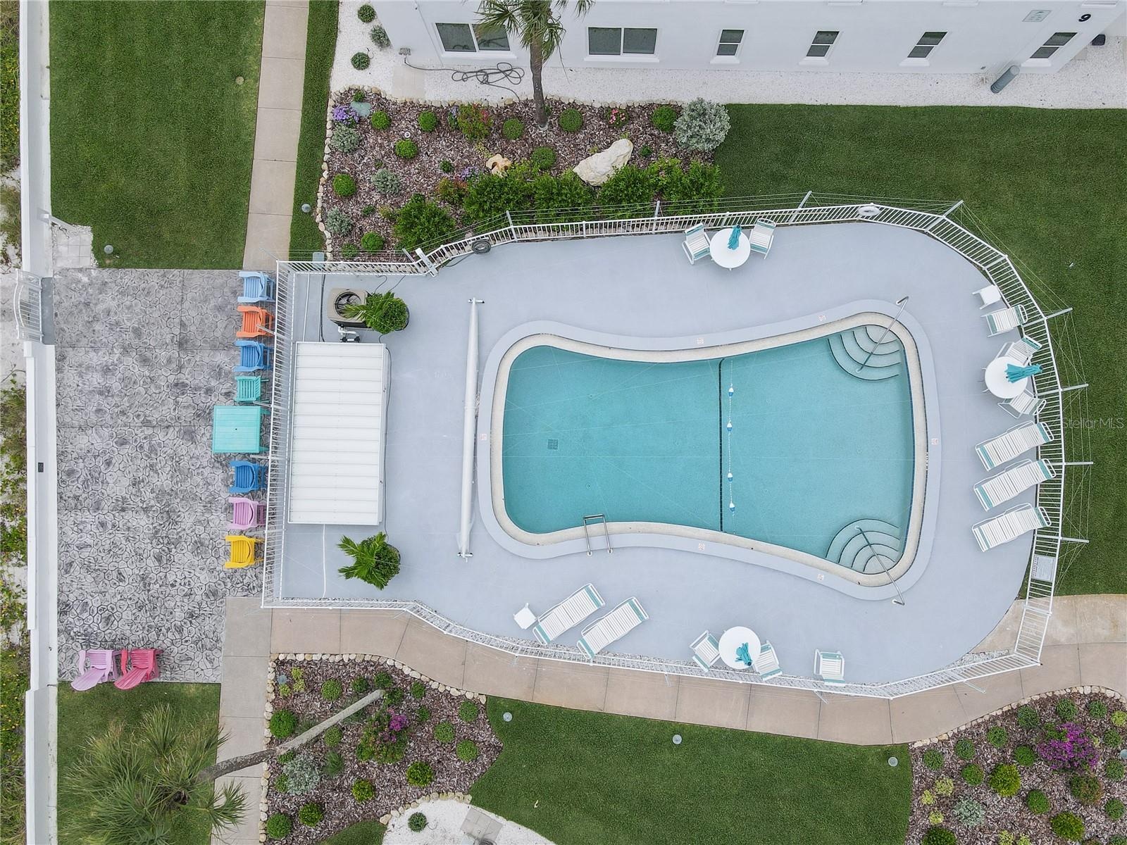 Heated swimming pool by the Beach