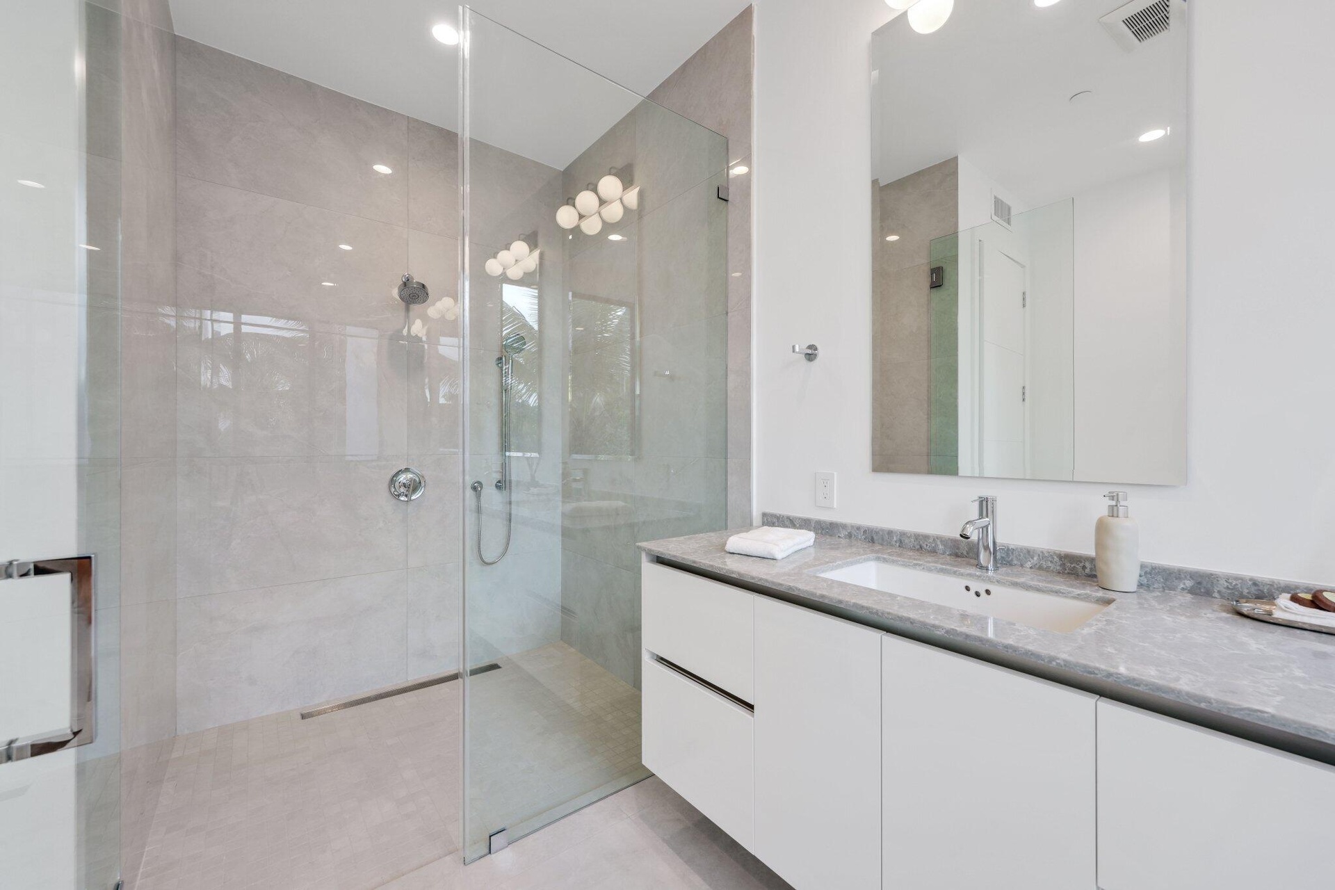 408 Southeast 2nd St - 66.jpg-SMALL