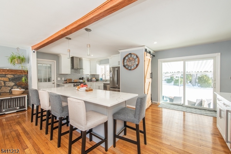 Eat In Kitchen