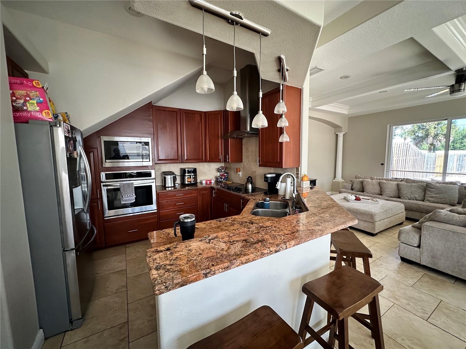 2125 Montclair