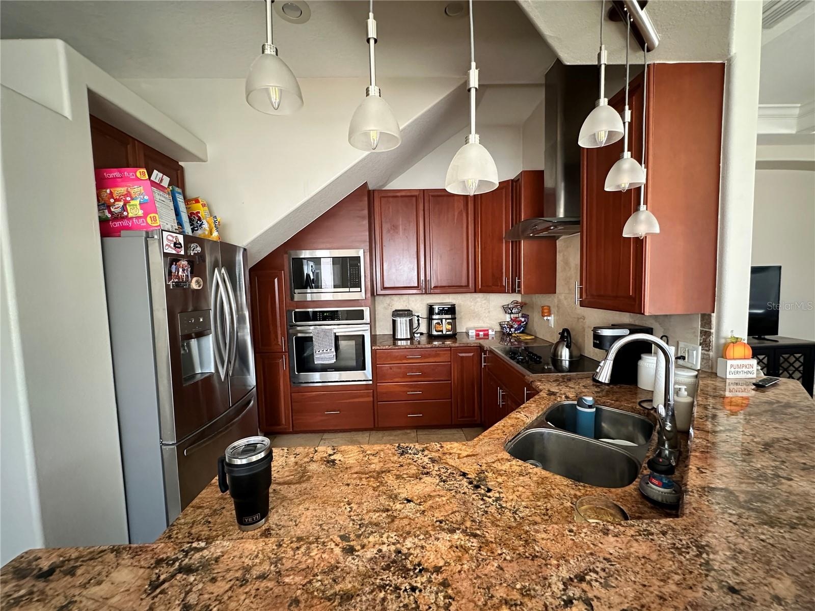 2125 Montclair