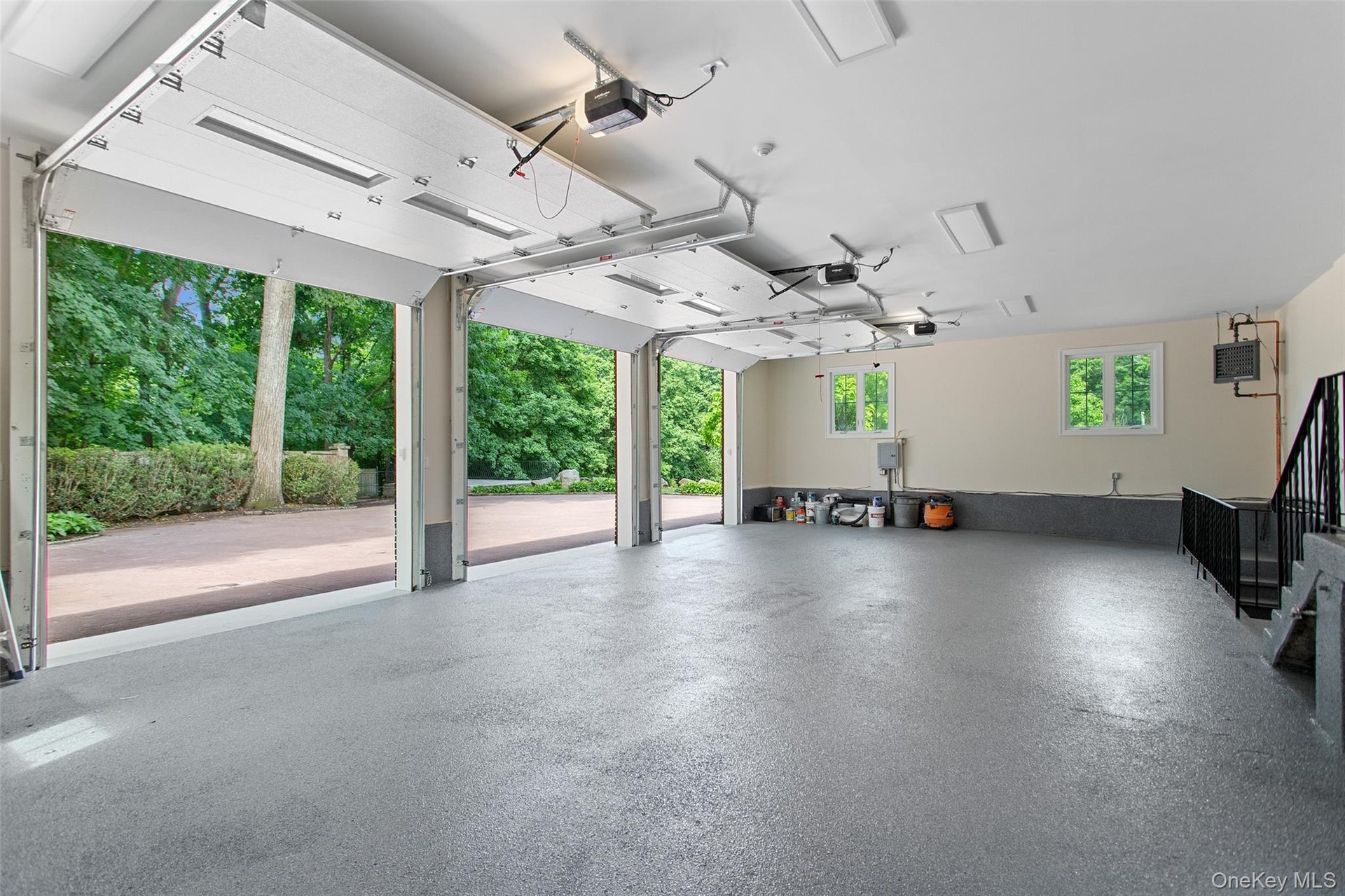 3 Car garage