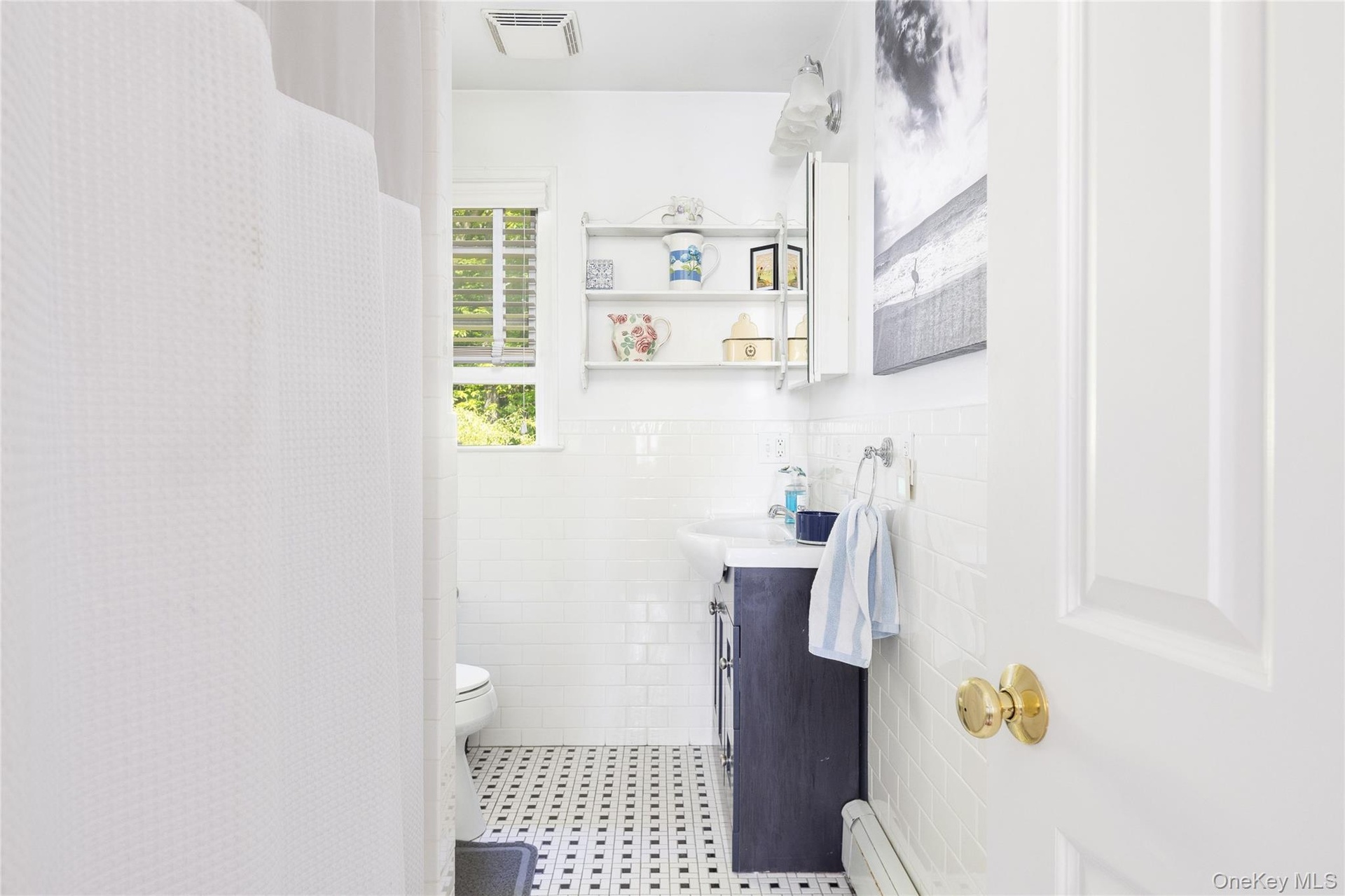 Hall full bath