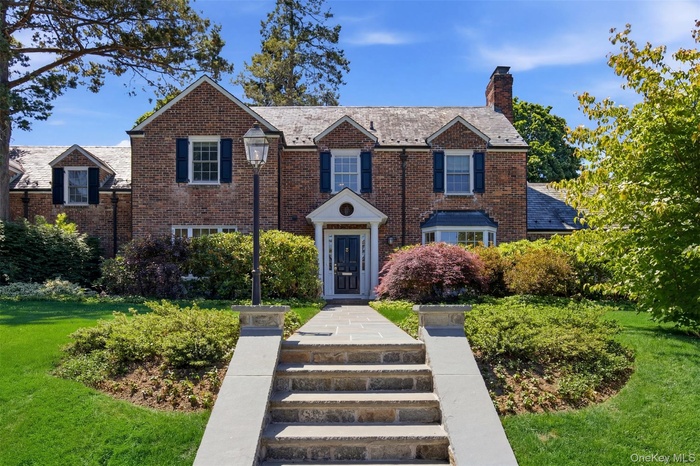 Welcome to 2 Saint Marks Place, Cold Spring Harbor
